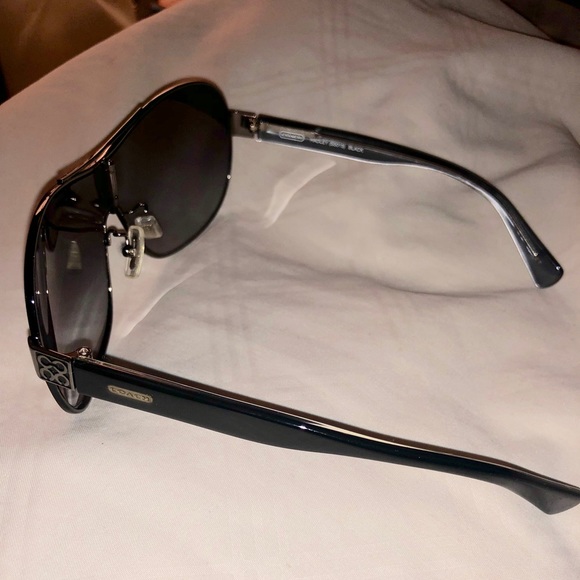 Authentic Coach Hadley Sunglasses - Picture 5 of 7